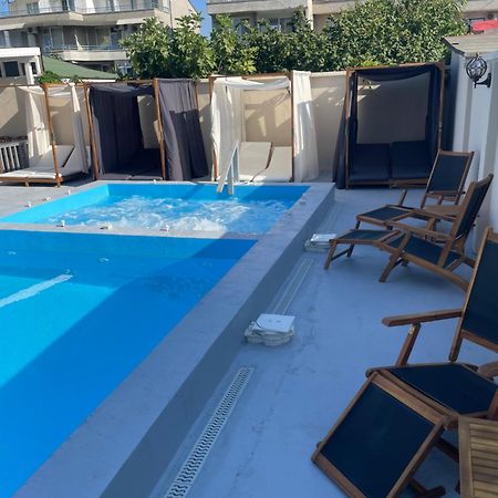 Family Hotel Malibu Chernomorets Exterior foto